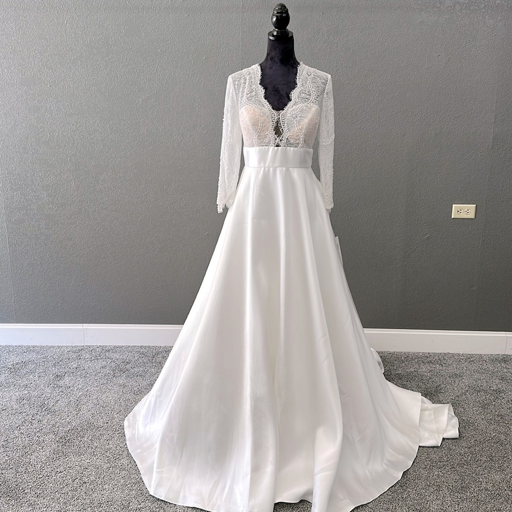 Nicole Jolies Kyra Wedding Dress - Picture 2 of 11